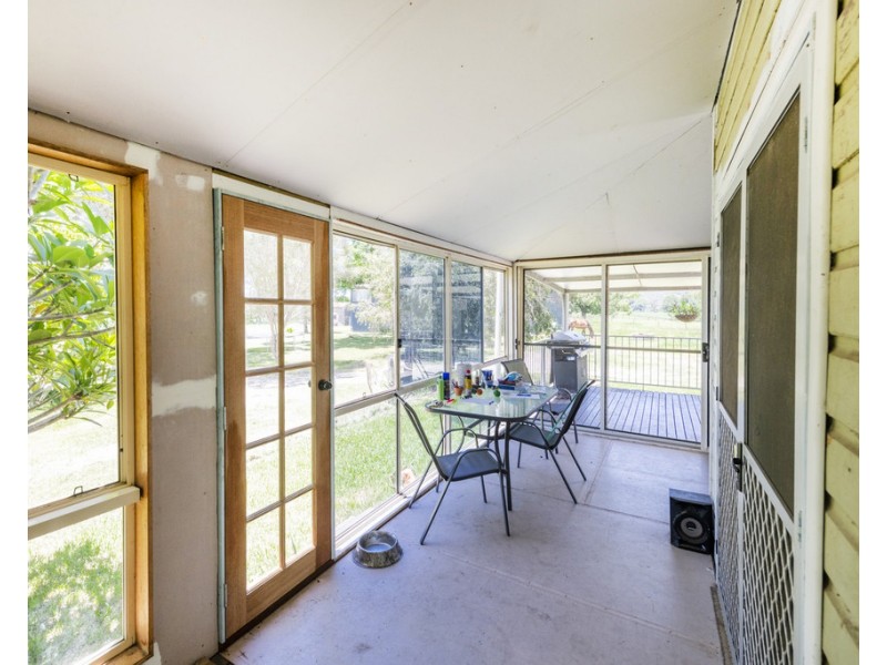 359 South Arm School Road, Woodford Island NSW 2463