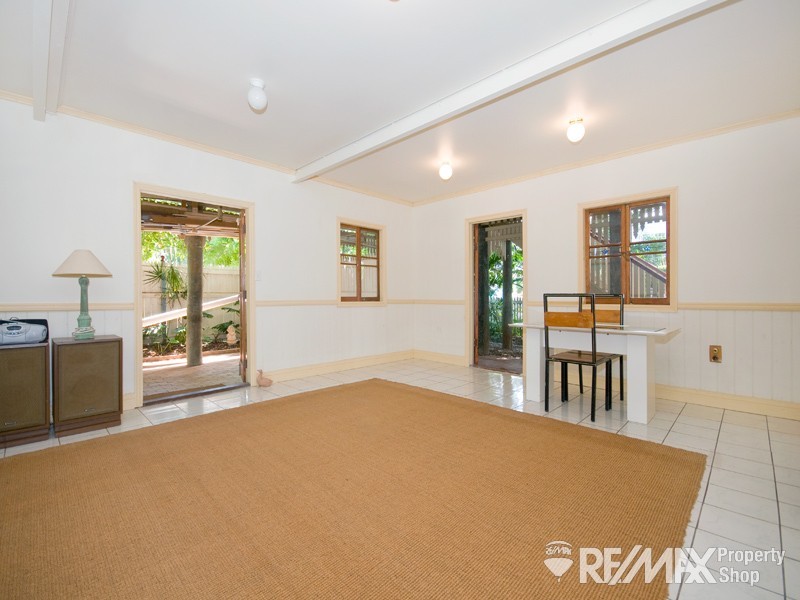 71 Prince Edward Pde, Redcliffe QLD 4020