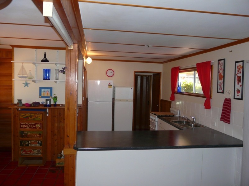 37 Jan Street, Macleay Island QLD 4184