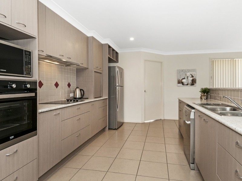 4 Range Court, Jimboomba QLD 4280