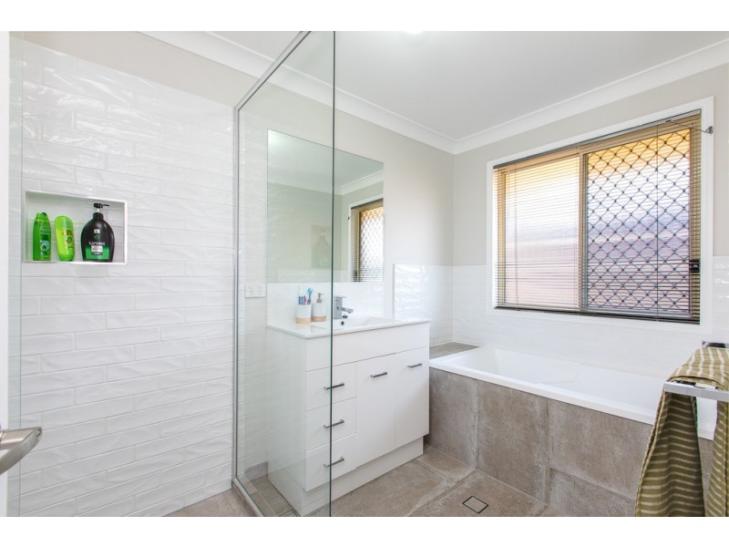 14 Golden Penda Drive, Flagstone QLD 4280