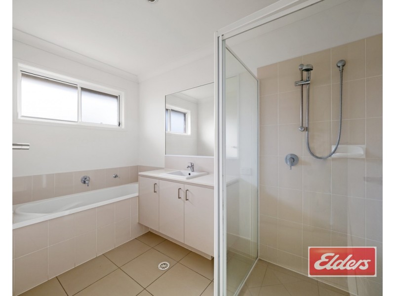 2 Lachlan Street, Gleneagle QLD 4285