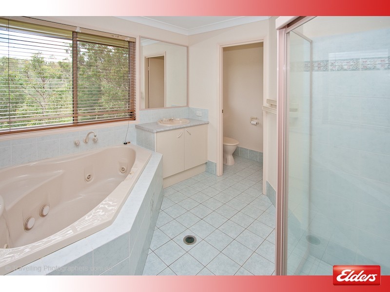 32 Barker Place, Kooralbyn QLD 4285