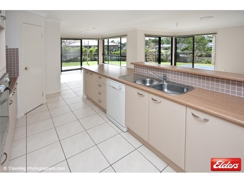 2 Hilltop Crescent, Jimboomba QLD 4280