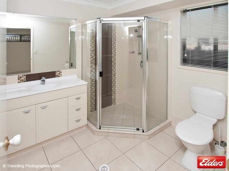 2 Hilltop Crescent, Jimboomba QLD 4280