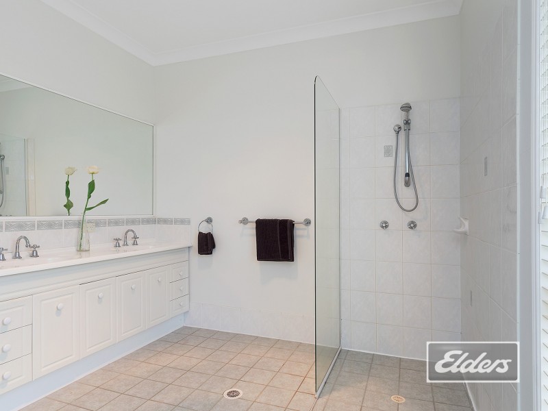 1 Pink Myrtle Court, Jimboomba QLD 4280