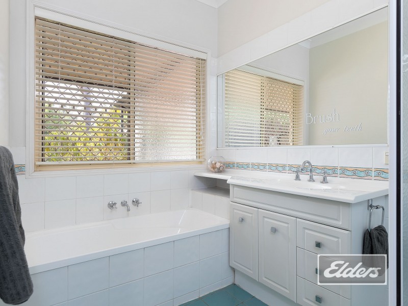 1 Pink Myrtle Court, Jimboomba QLD 4280
