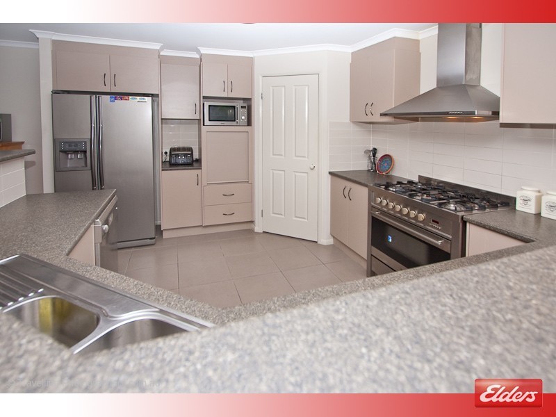 19 Golden Penda Drive, Jimboomba QLD 4280
