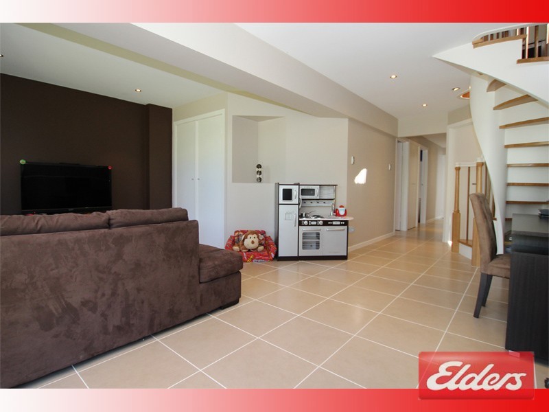 18 South Street, Jimboomba QLD 4280