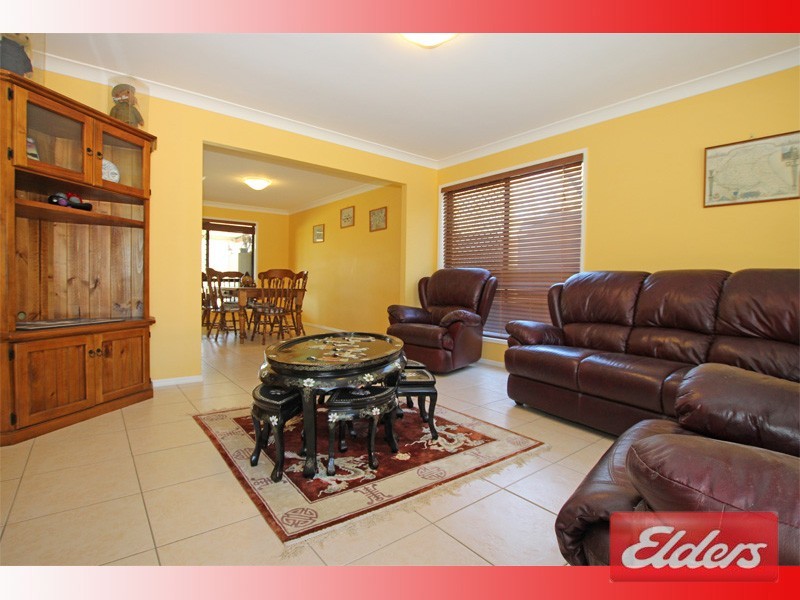 140 Canterbury Drive, Mundoolun QLD 4285