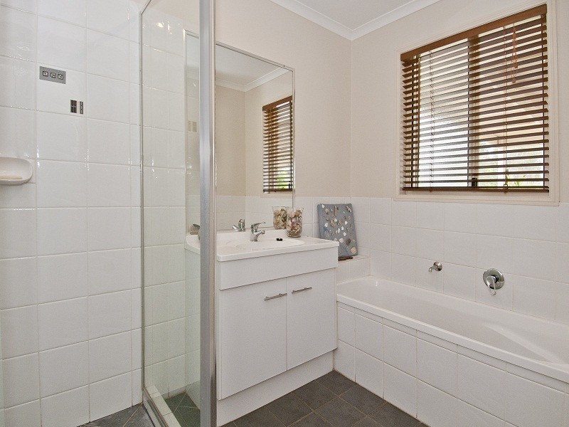 2 Turpentine Drive, Cedar Vale QLD 4285