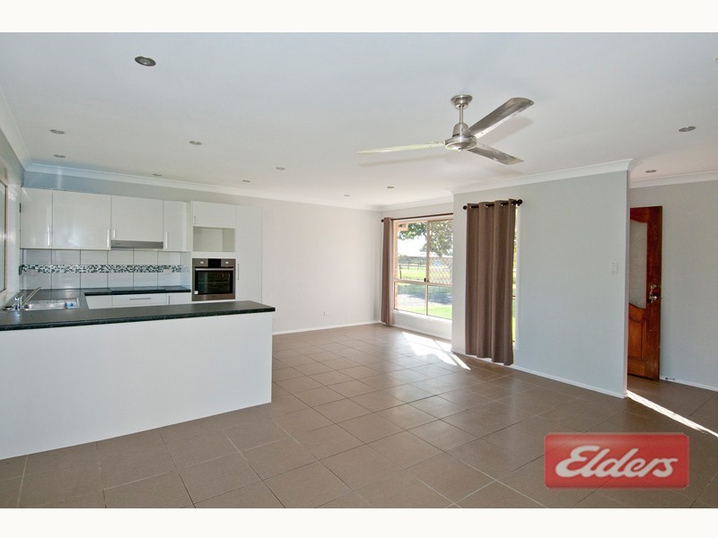 42-44 Russell Court, Cedar Grove QLD 4285