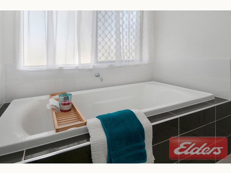 26 Sir Tristram Court, Jimboomba QLD 4280