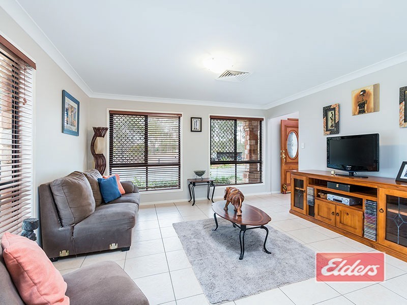 140 Canterbury Drive, Mundoolun QLD 4285