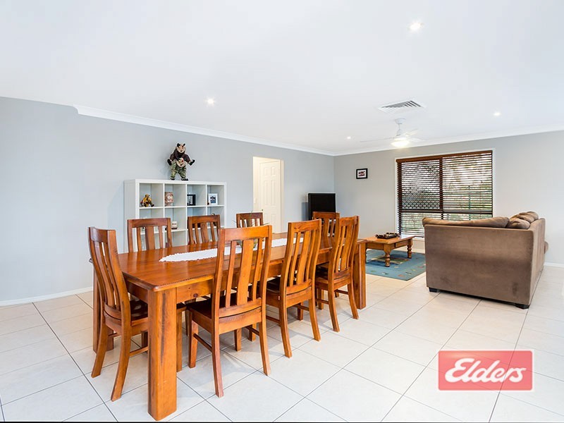 140 Canterbury Drive, Mundoolun QLD 4285