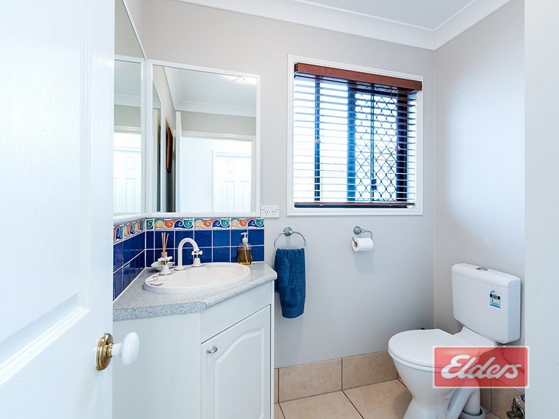 140 Canterbury Drive, Mundoolun QLD 4285