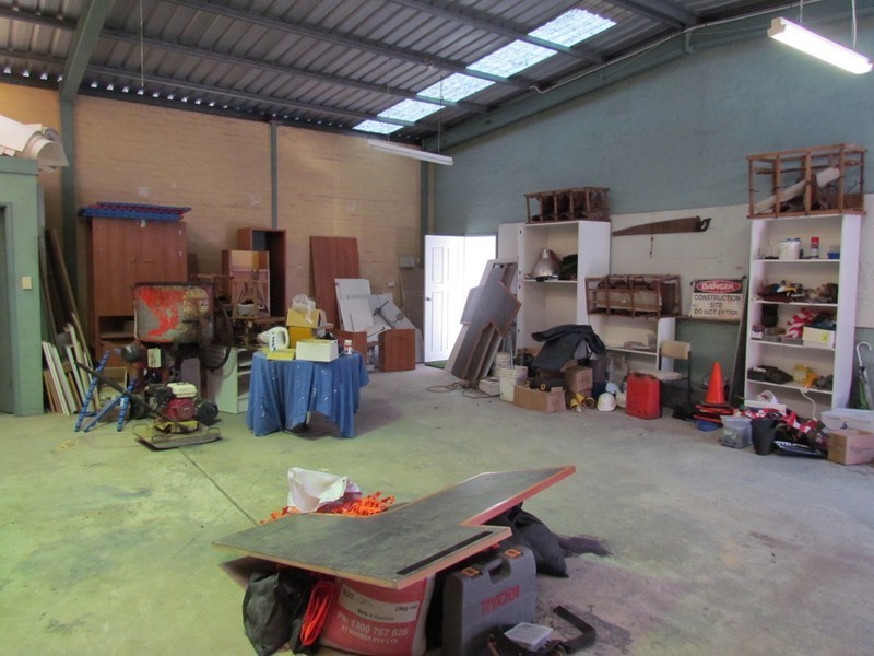 16 Laycock Street, Wyoming NSW 2250