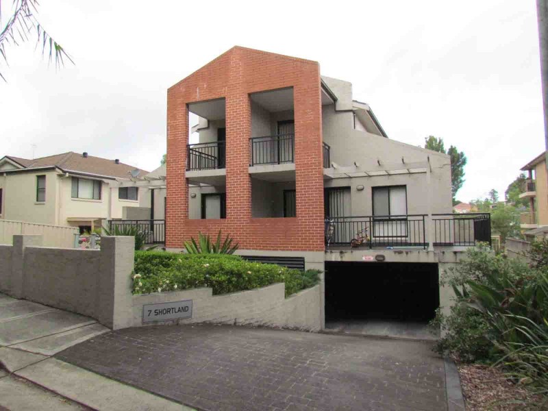 4/7 Shortland Street, Gosford NSW 2250