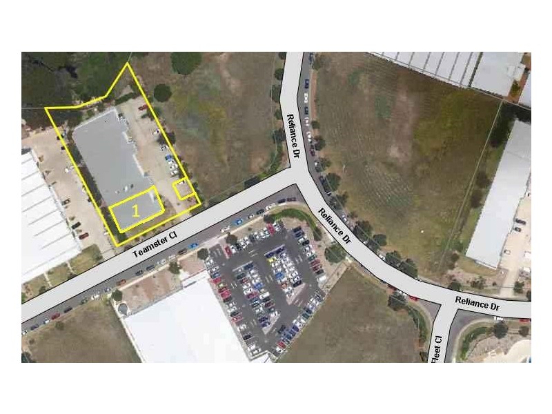 1/2 Teamster Cl, Tuggerah NSW 2259