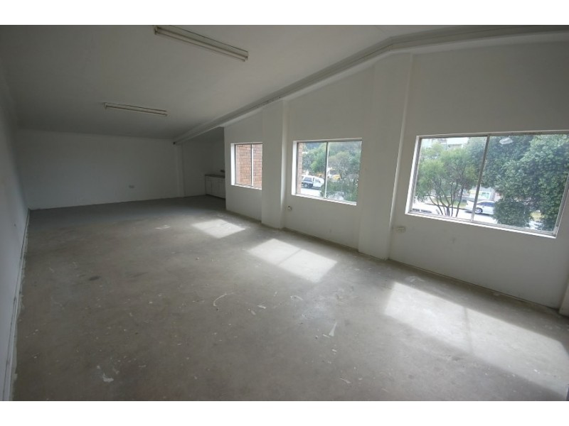 8 Grieve Close, West Gosford NSW 2250