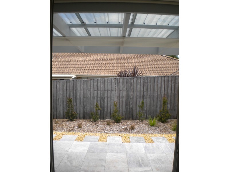 10/9 Harbour Boulevard, Bomaderry NSW 2541