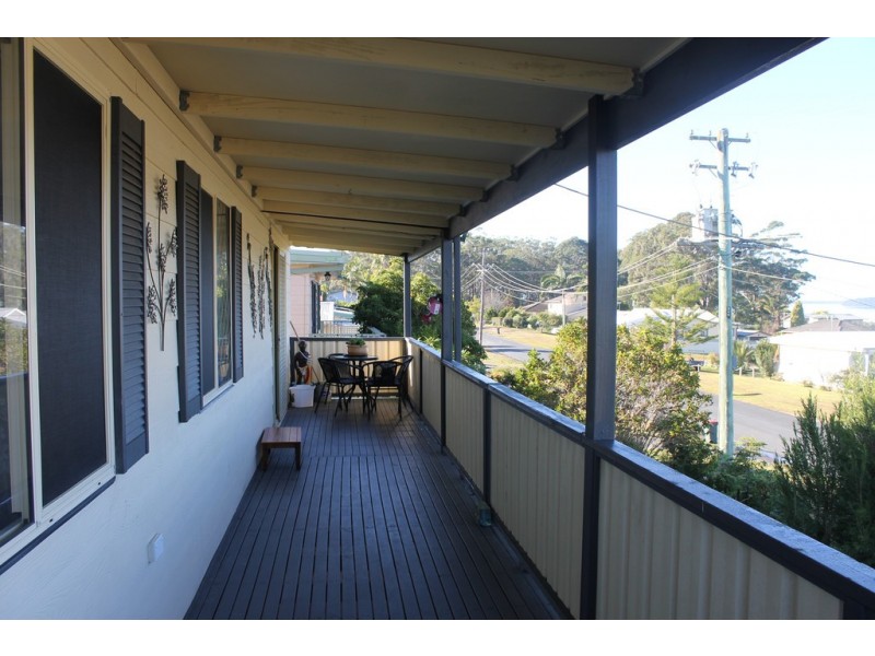 17 Audrey Avenue, Basin View NSW 2540