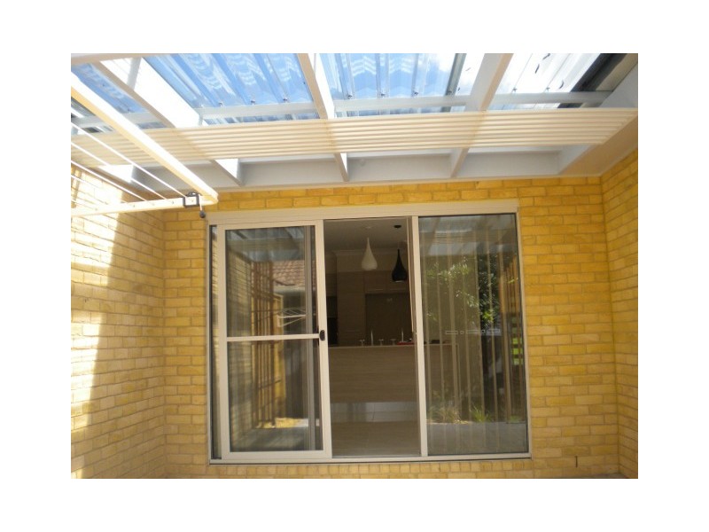 8/9 Harbour Boulevard, Bomaderry NSW 2541