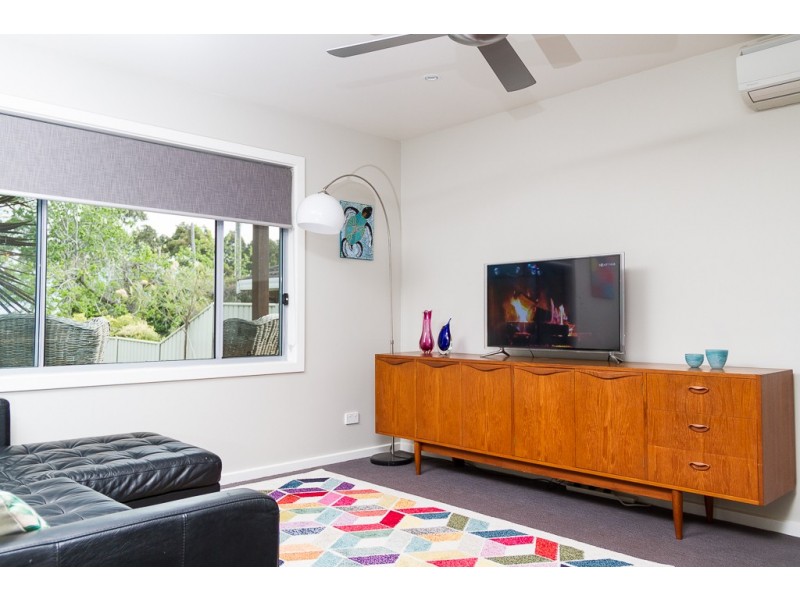 8 Walmer Avenue, Sanctuary Point NSW 2540