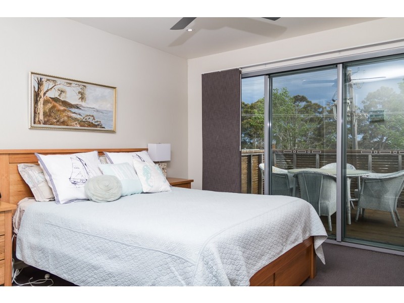 8 Walmer Avenue, Sanctuary Point NSW 2540