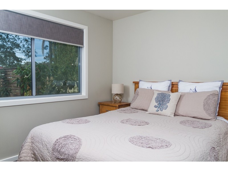 8 Walmer Avenue, Sanctuary Point NSW 2540