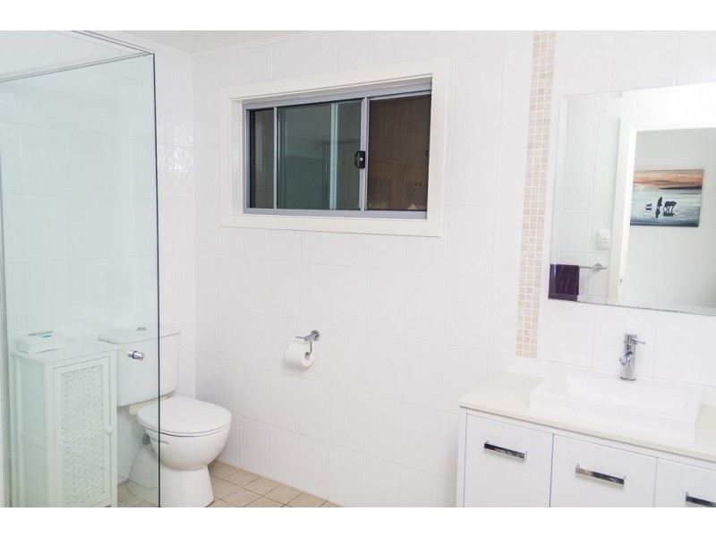 8 Walmer Avenue, Sanctuary Point NSW 2540