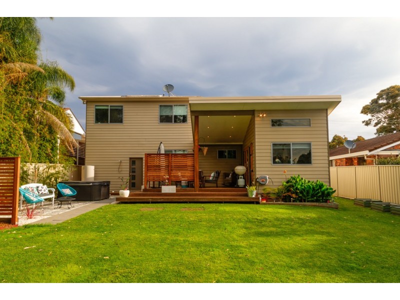 8 Walmer Avenue, Sanctuary Point NSW 2540