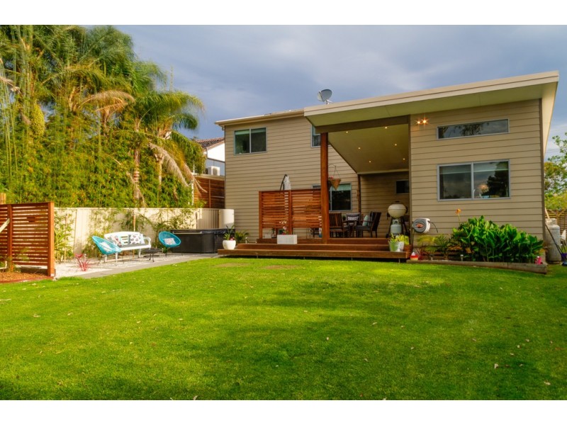 8 Walmer Avenue, Sanctuary Point NSW 2540
