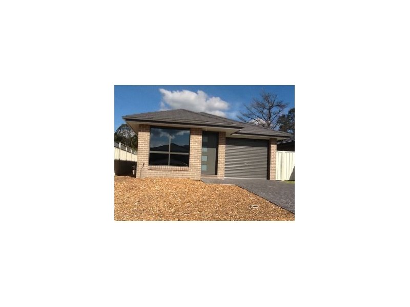 2B Banool Circuit, Bomaderry NSW 2541