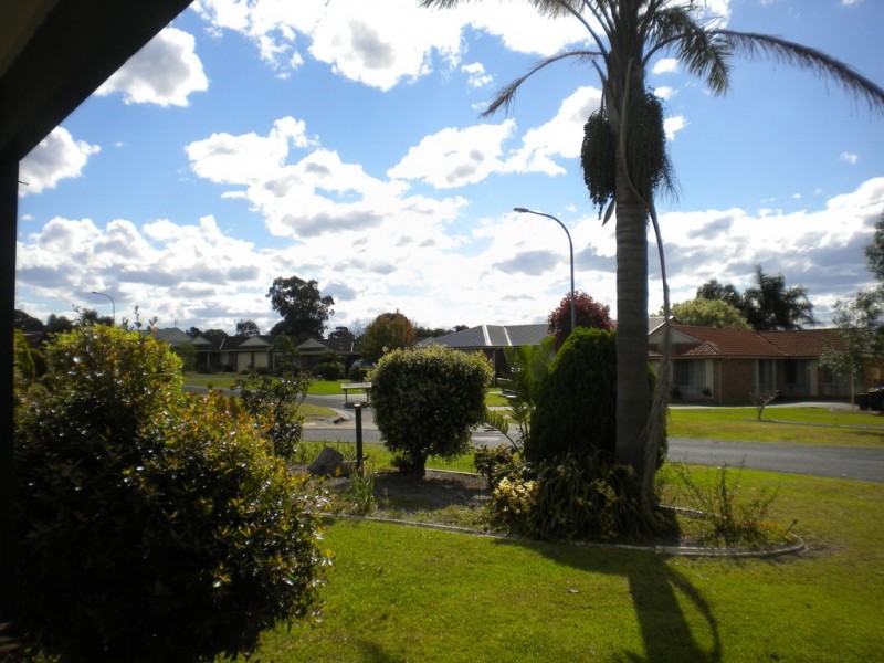 4 Illawarra Circuit, Worrigee NSW 2540