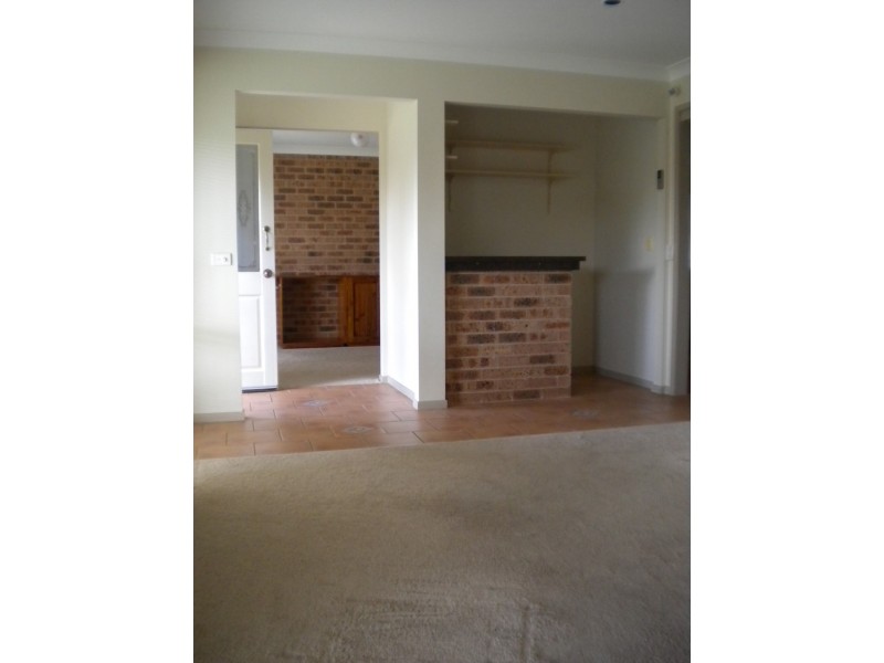 4 Illawarra Circuit, Worrigee NSW 2540