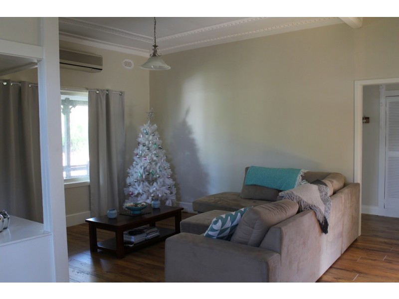 135 Plunkett Street, Nowra NSW 2541