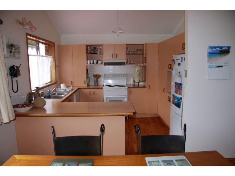 124 Yurunga Drive, North Nowra NSW 2541