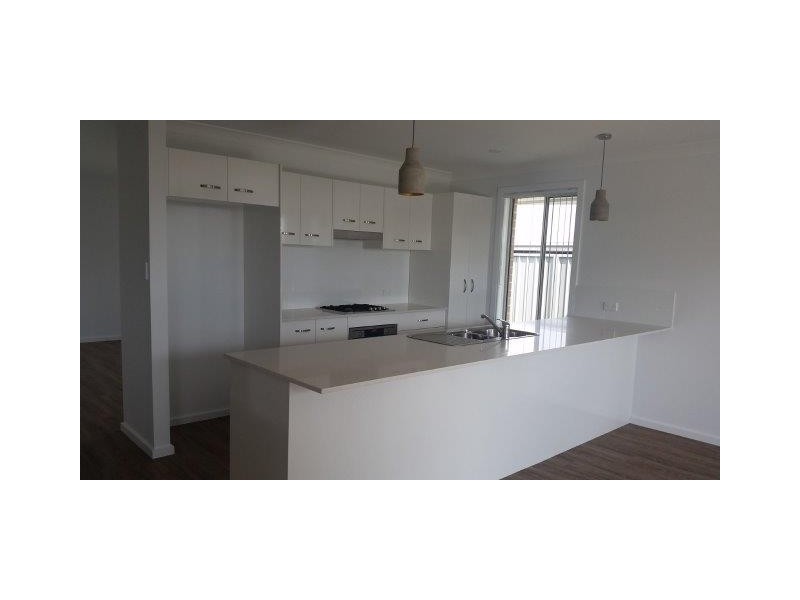 28 TRANSOM STREET, Vincentia NSW 2540