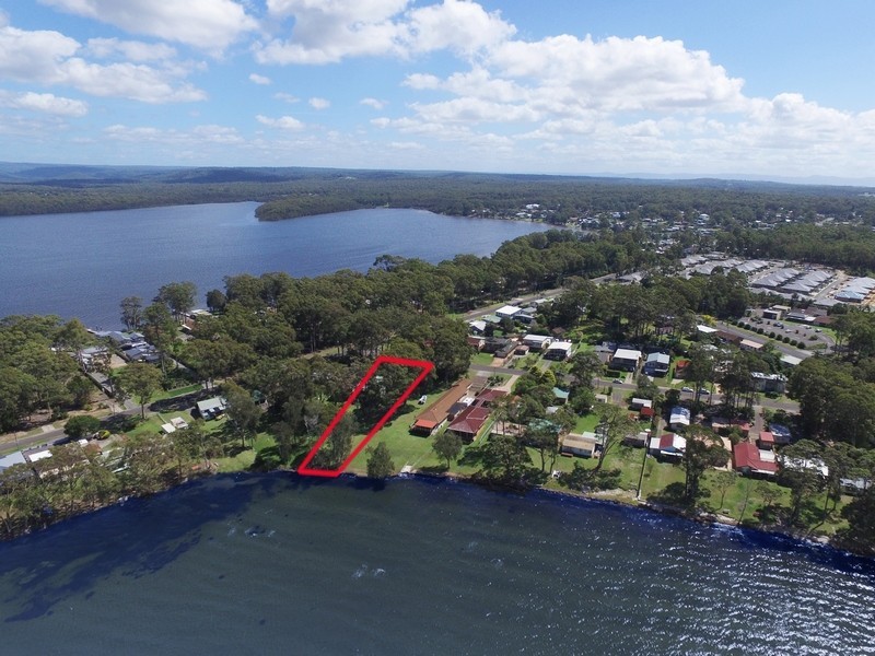4 LORALYN AVENUE, St Georges Basin NSW 2540