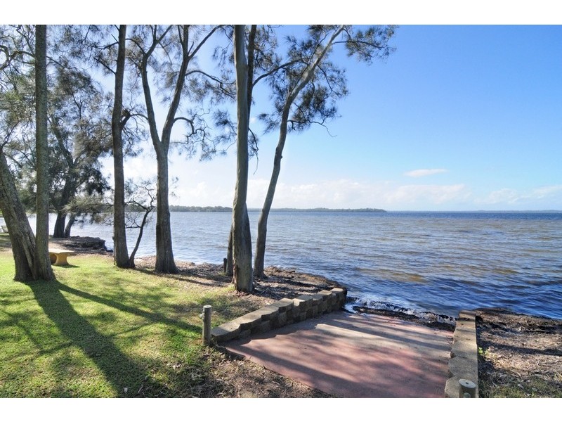 4 LORALYN AVENUE, St Georges Basin NSW 2540