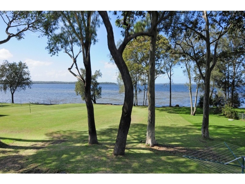 4 LORALYN AVENUE, St Georges Basin NSW 2540