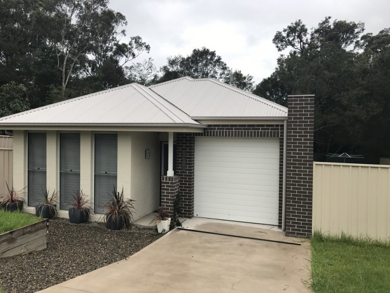 12 TASMAN PARK CLOSE, St Georges Basin NSW 2540