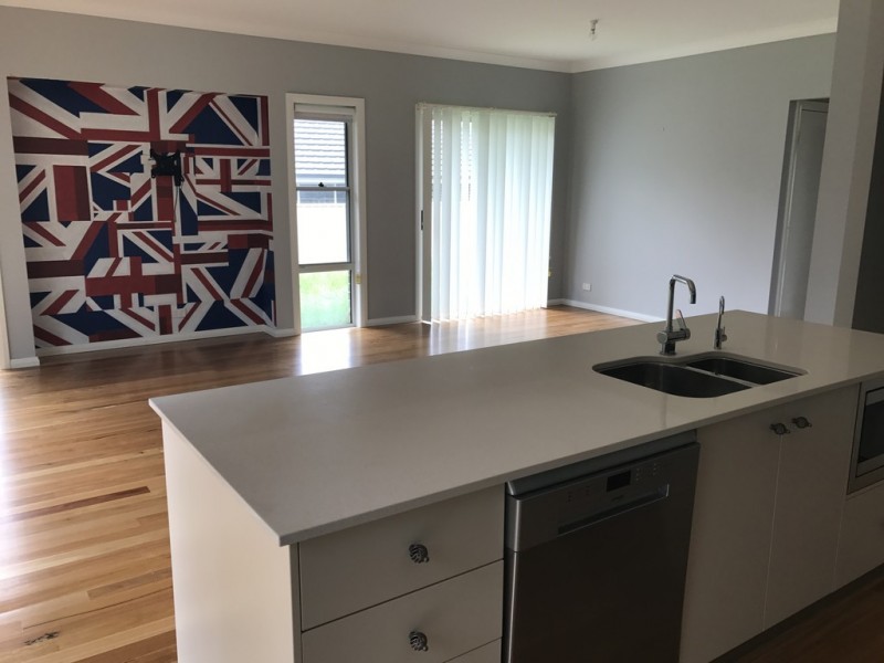 12 TASMAN PARK CLOSE, St Georges Basin NSW 2540