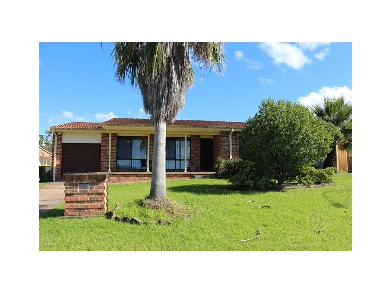 44 Yeovil Street, Bomaderry NSW 2541