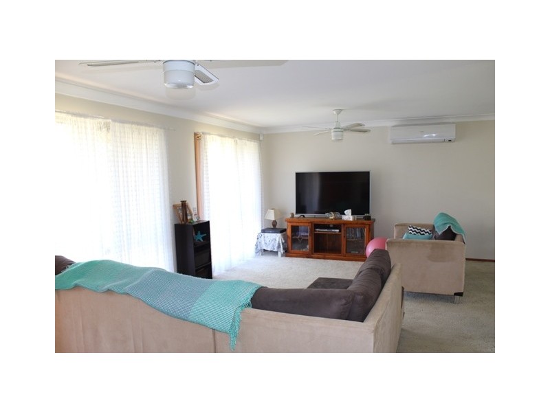 44 Yeovil Street, Bomaderry NSW 2541