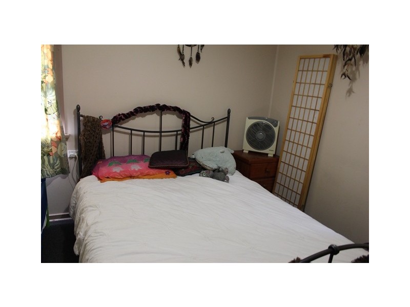 25 Sampson Crescent, Bomaderry NSW 2541