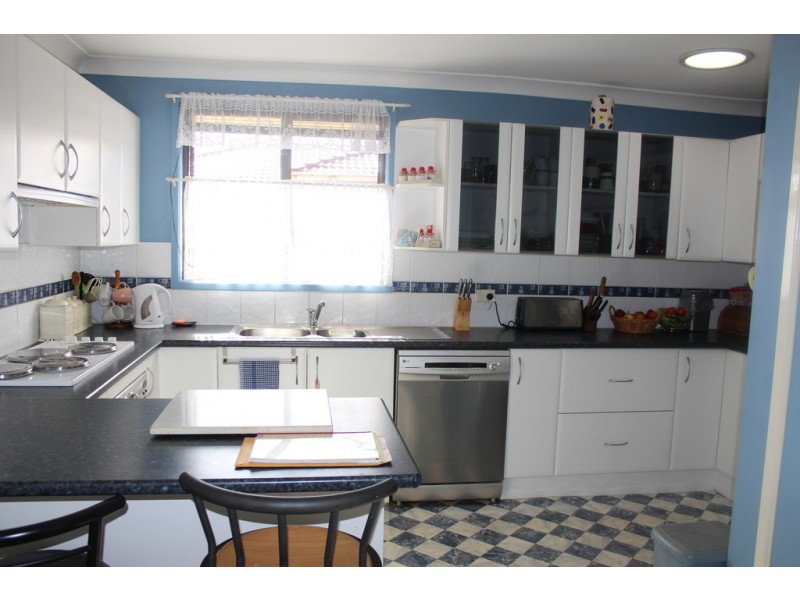 4 Filter Road, West Nowra NSW 2541