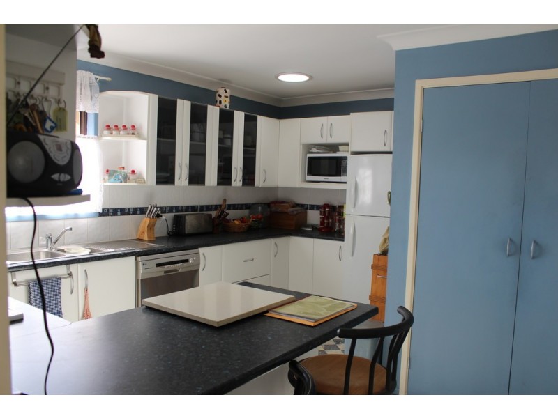 4 Filter Road, West Nowra NSW 2541