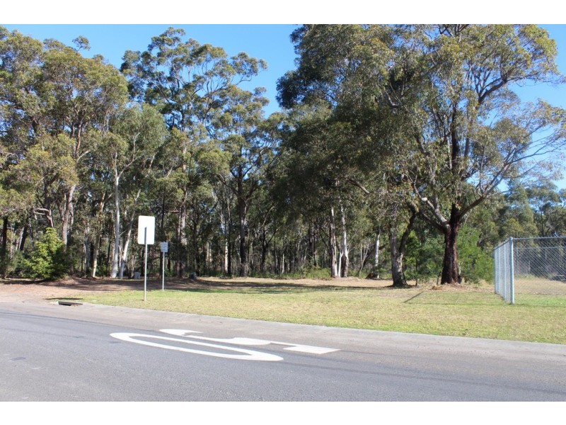 4 Filter Road, West Nowra NSW 2541